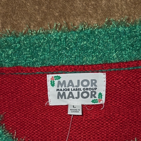 New Major Major Holiday Santa Pattern Sweater - Red and Green Size Large - Picture 2 of 4